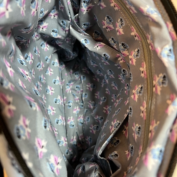 New Vera Bradley cross-body,NWT. Great for spring!Vibrant colors!Don’t miss out! - Picture 8 of 8